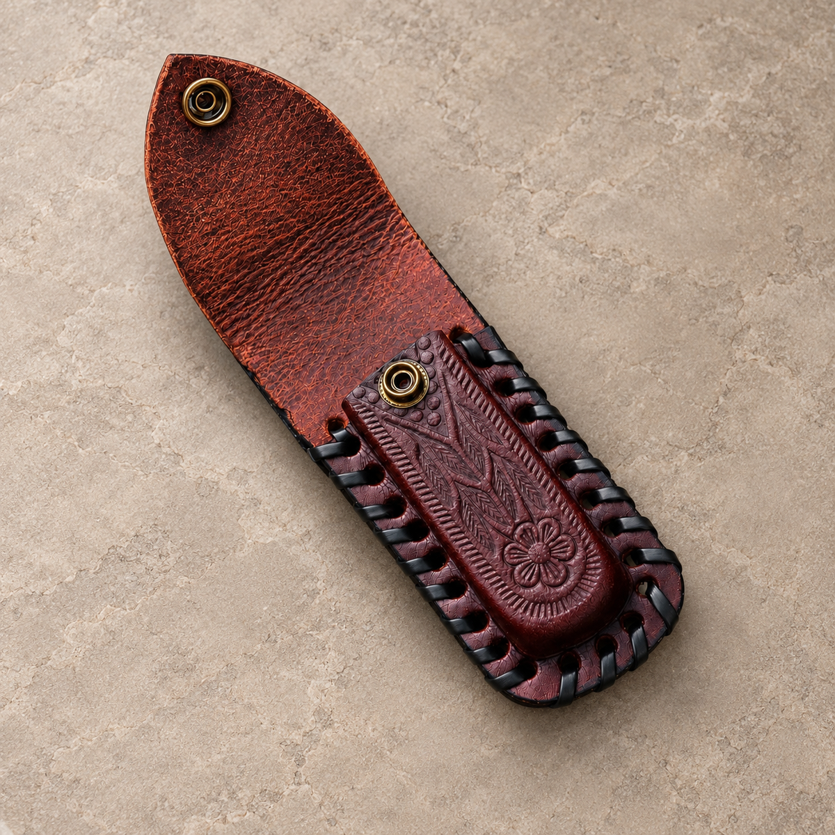 Stag Ridge Horizontal Leather Sheath – Hand-Engraved Fixed Blade Belt Cover